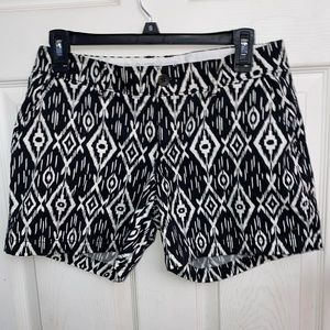 ⭐️ 3/$20⭐️ Black & White Patterned Shorts